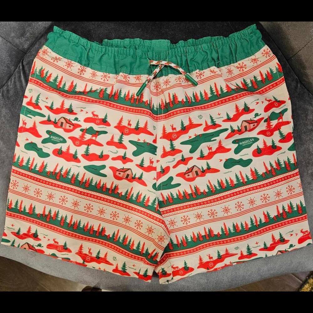 Magellan Outdoors Men's Water-Repellent Fishing Shorts - Fun Holiday Print M